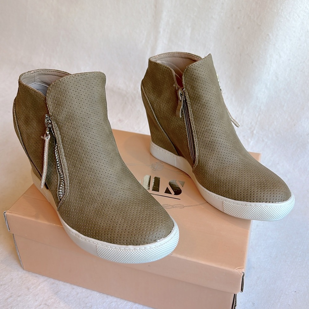 New Tan Sneaker Booties with wedge heel by AMS JANNA-2 Mid  size 8